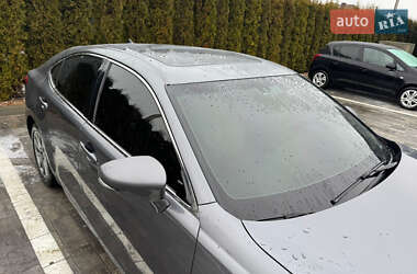 Седан Lexus ES 2013 в Львове