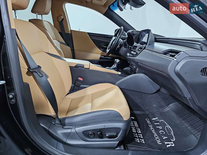 Седан Lexus ES 2022 в Киеве