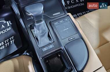Седан Lexus ES 2022 в Киеве