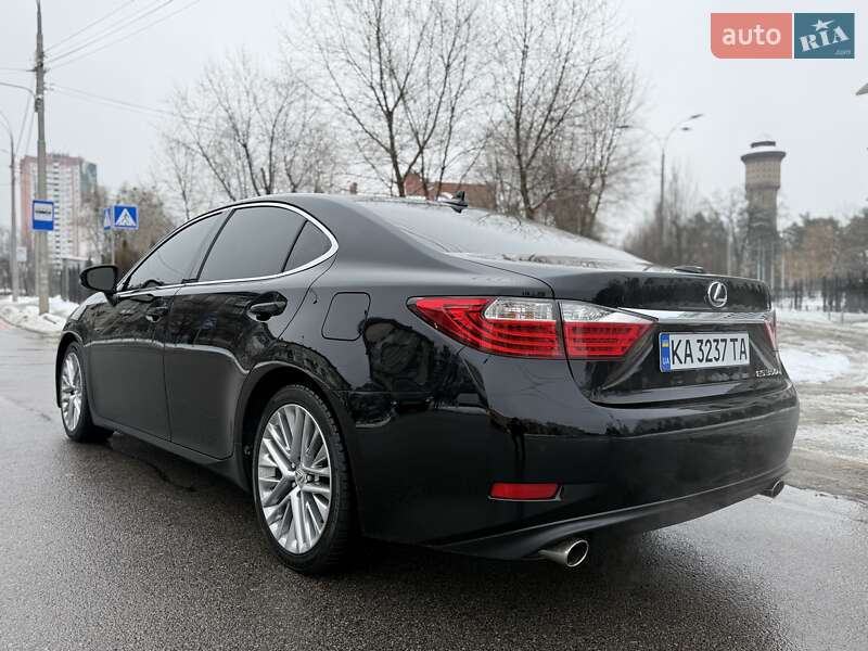 Седан Lexus ES 2012 в Києві
