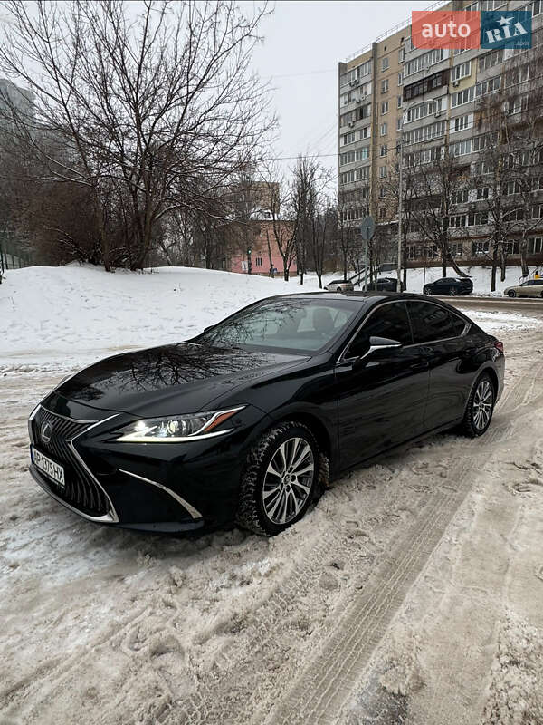 Седан Lexus ES 2020 в Киеве