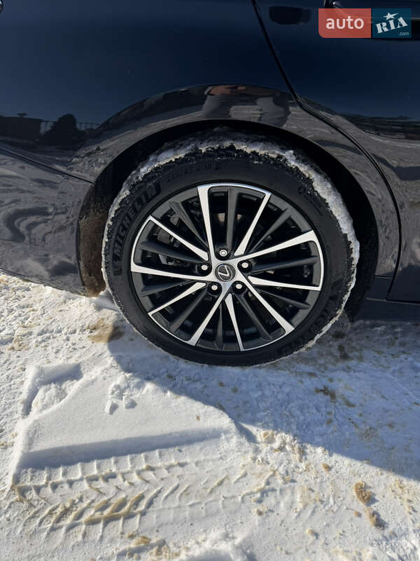 Седан Lexus ES 2024 в Одессе