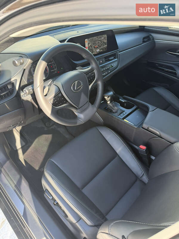 Седан Lexus ES 2024 в Одессе