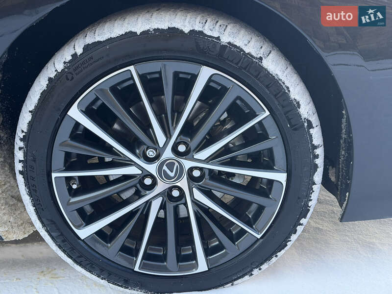 Седан Lexus ES 2024 в Одессе
