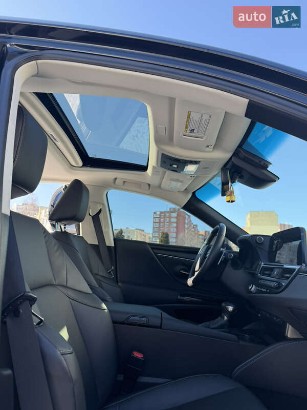 Седан Lexus ES 2024 в Одессе