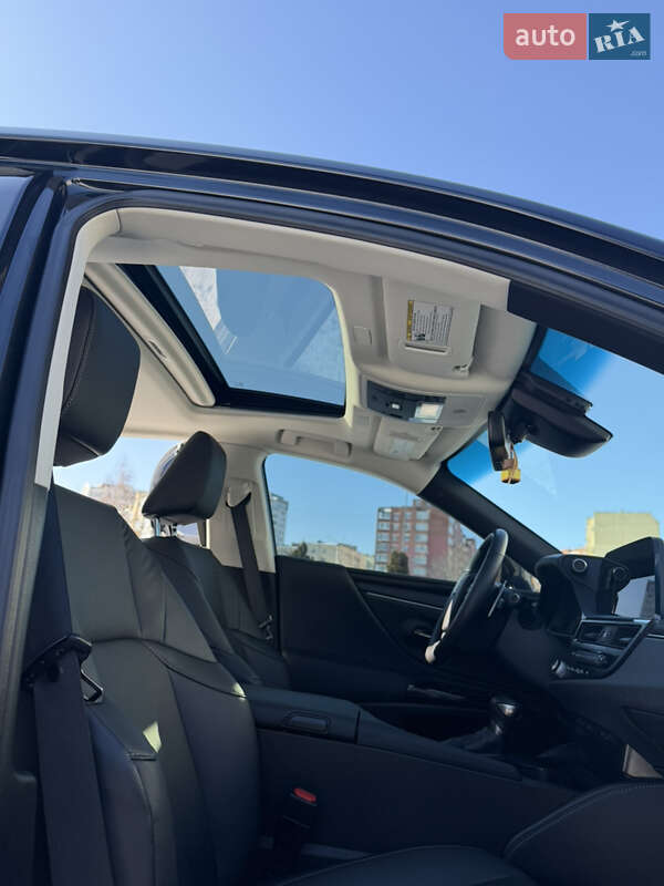 Седан Lexus ES 2024 в Одессе
