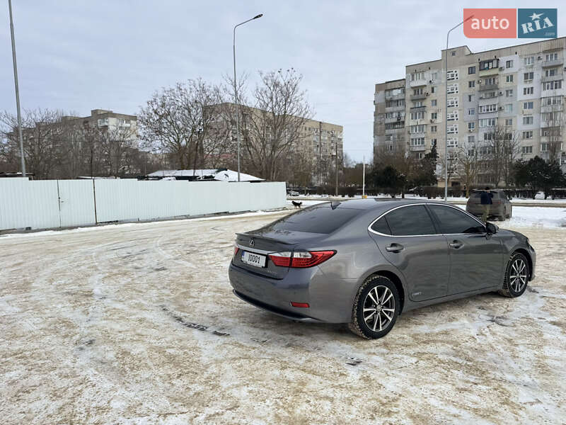 Седан Lexus ES 2015 в Одесі