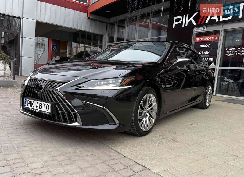 Седан Lexus ES 2022 в Львові