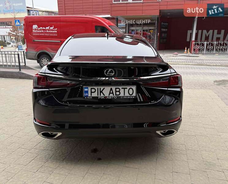 Седан Lexus ES 2022 в Львові