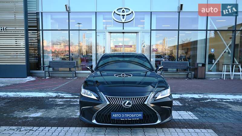 Седан Lexus ES 2019 в Киеве