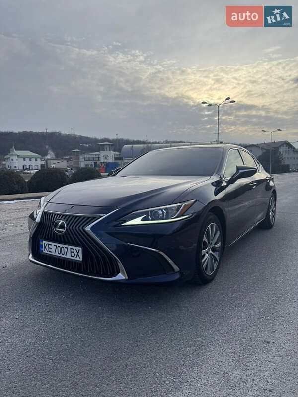 Lexus ES 2019