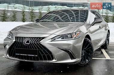 Седан Lexus ES 2023 в Києві