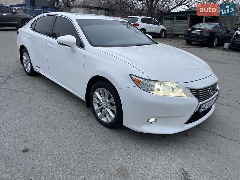 Седан Lexus ES 2014 в Дніпрі