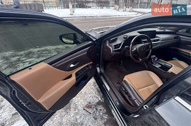 Седан Lexus ES 2019 в Кривому Розі