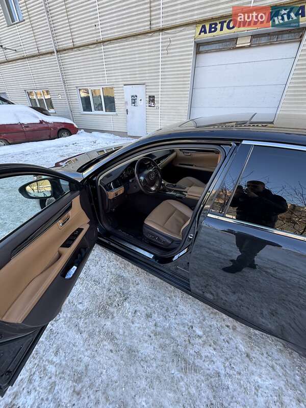 Седан Lexus ES 2016 в Киеве фото 12 Седан Lexus ES 2016 в Киеве