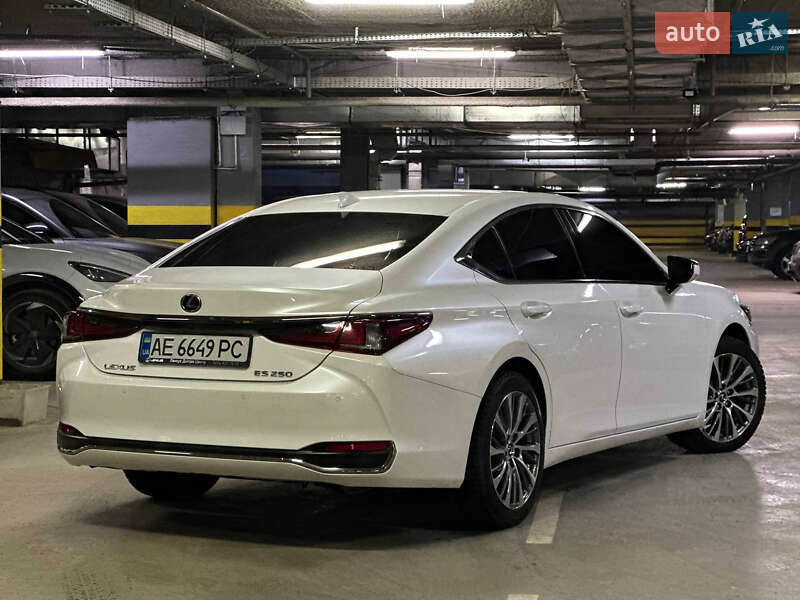 Седан Lexus ES 2021 в Дніпрі
