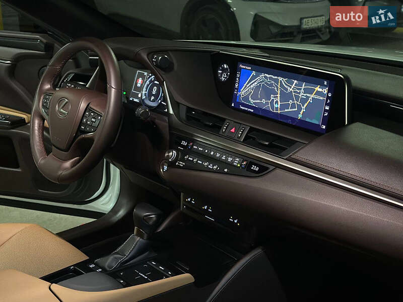 Седан Lexus ES 2021 в Дніпрі
