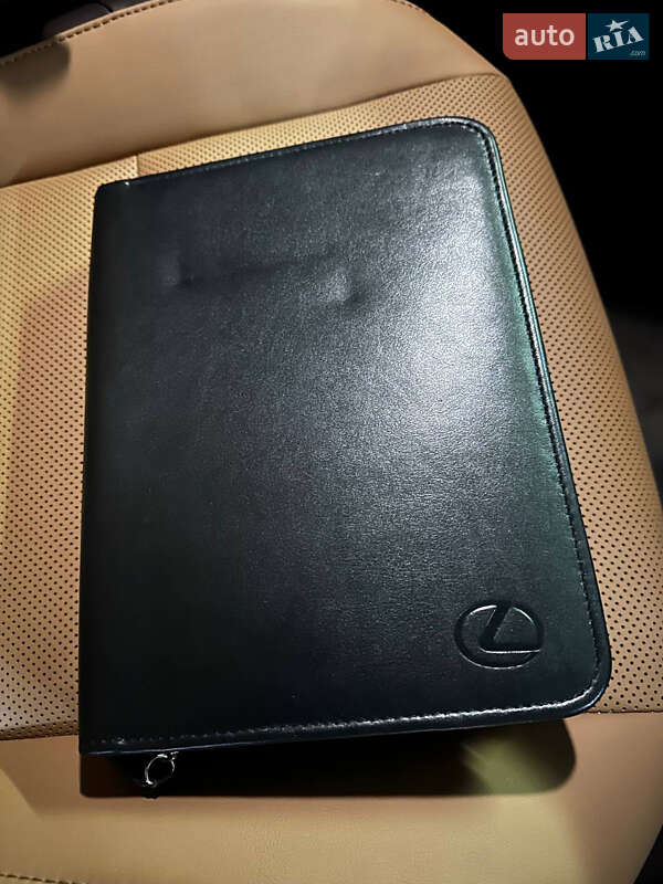 Седан Lexus ES 2021 в Дніпрі