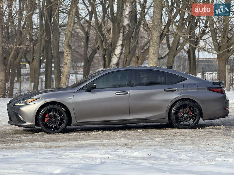 Седан Lexus ES 2019 в Вінниці