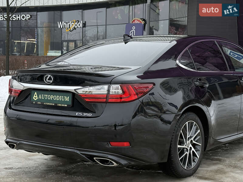 Седан Lexus ES 2016 в Києві