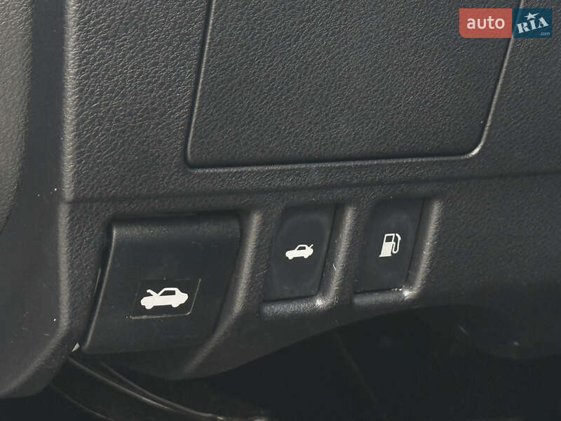 Седан Lexus ES 2016 в Києві