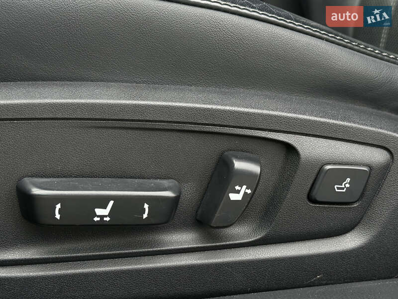 Седан Lexus ES 2016 в Києві