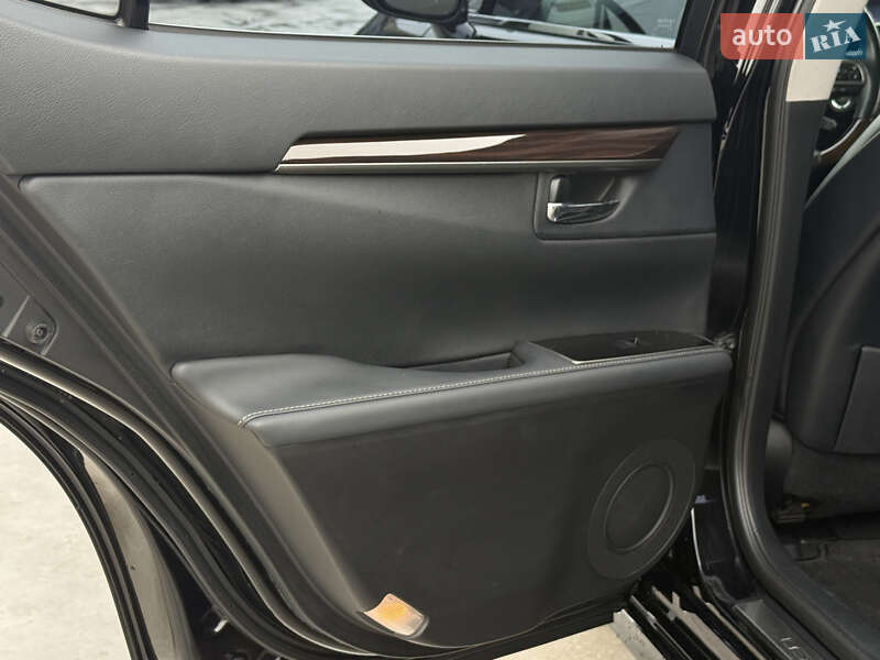 Седан Lexus ES 2016 в Києві