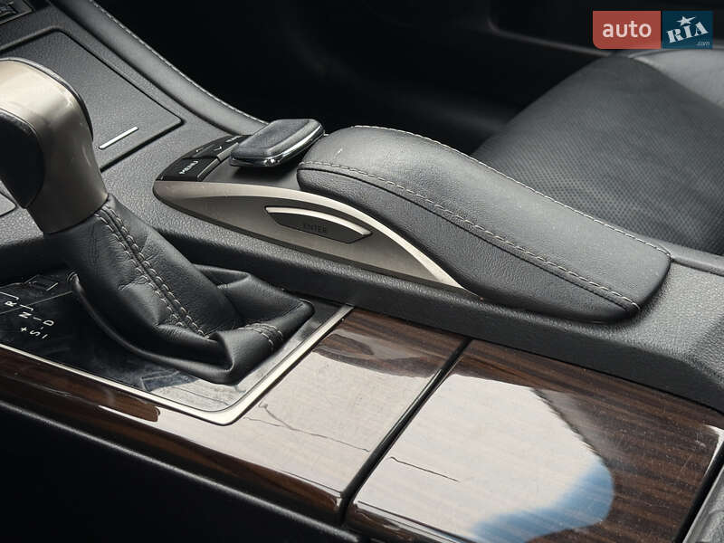 Седан Lexus ES 2016 в Києві