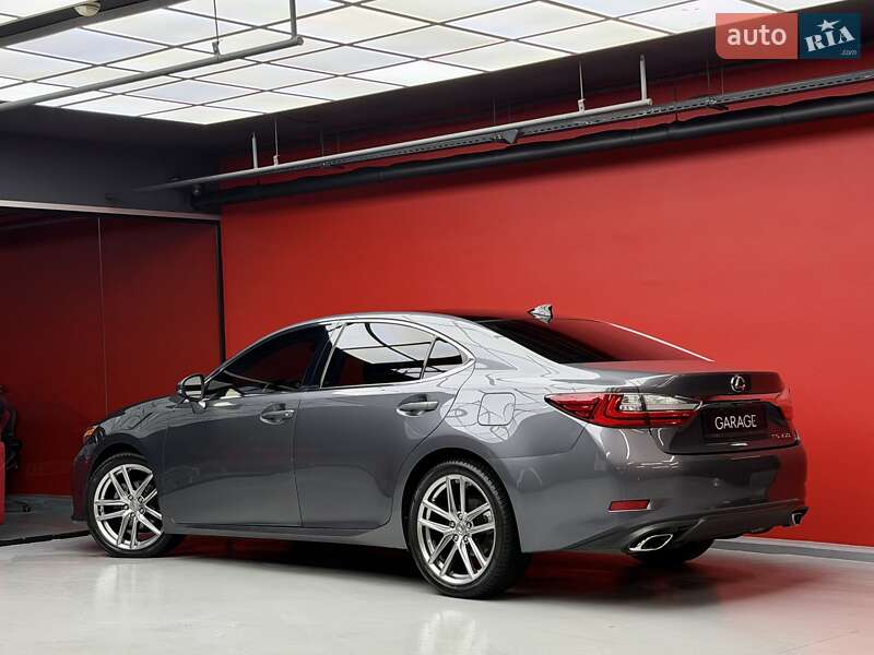 Седан Lexus ES 2018 в Києві