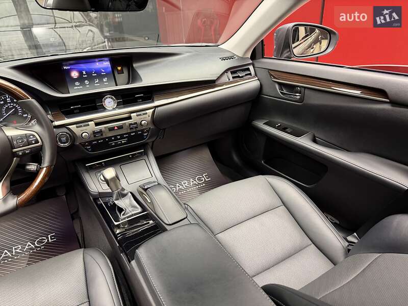 Седан Lexus ES 2018 в Києві