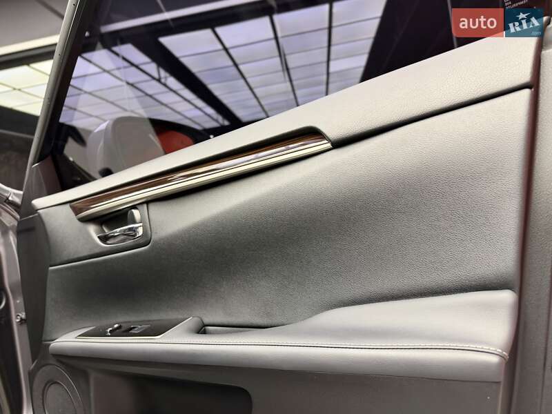 Седан Lexus ES 2018 в Києві