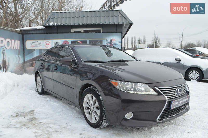 Седан Lexus ES 2013 в Киеве