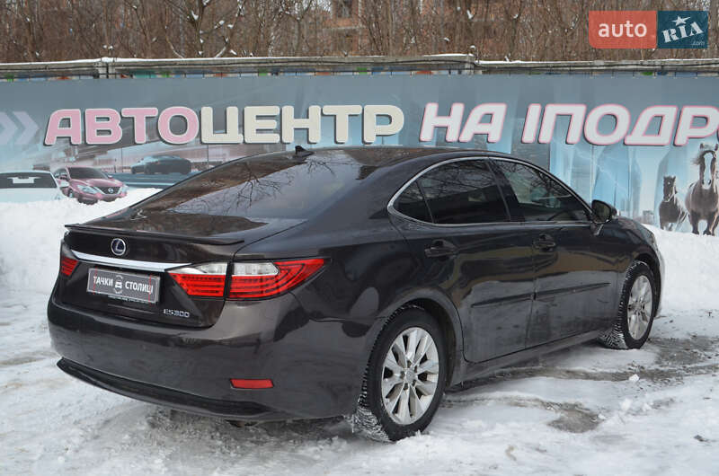 Седан Lexus ES 2013 в Киеве