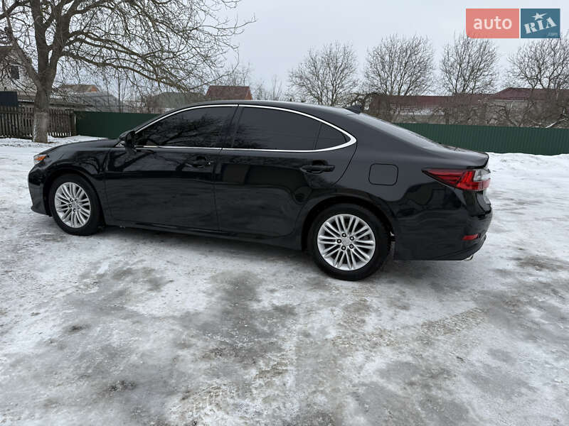 Седан Lexus ES 2018 в Бершаді фото 21 Седан Lexus ES 2018 в Бершаді