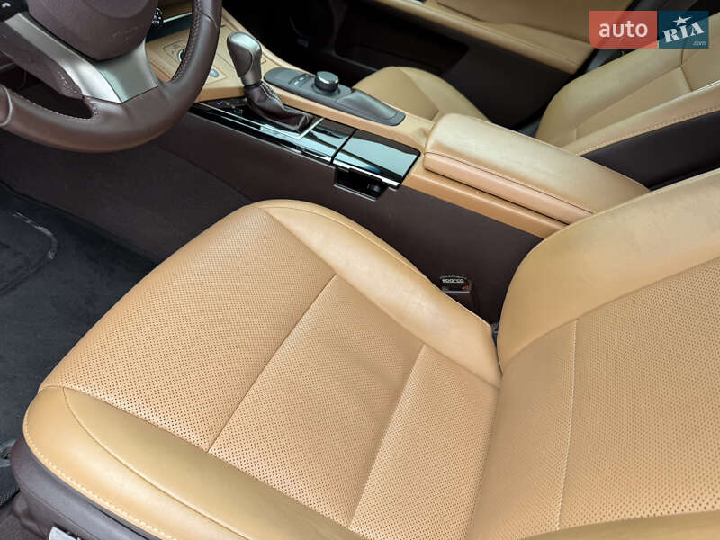Седан Lexus ES 2018 в Бершаді фото 25 Седан Lexus ES 2018 в Бершаді