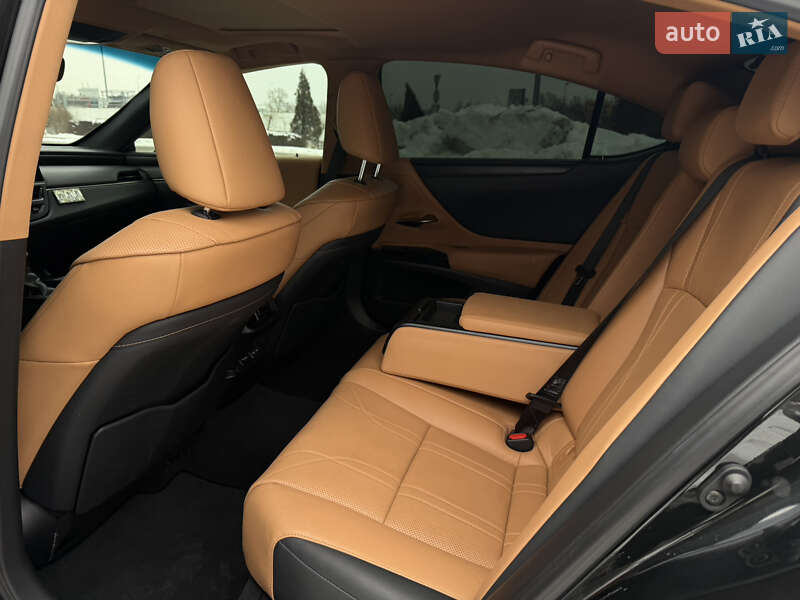 Седан Lexus ES 2021 в Києві