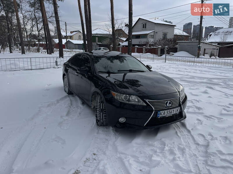 Седан Lexus ES 2014 в Києві
