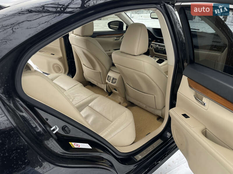 Седан Lexus ES 2014 в Києві