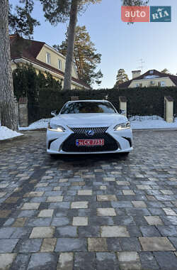 Седан Lexus ES 2020 в Львове