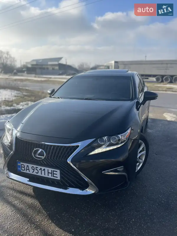 Lexus ES