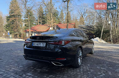 Седан Lexus ES 2020 в Трускавці