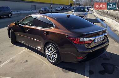 Седан Lexus ES 2016 в Киеве