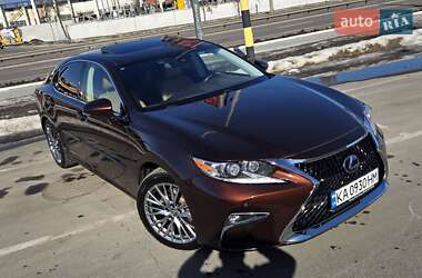 Седан Lexus ES 2016 в Киеве