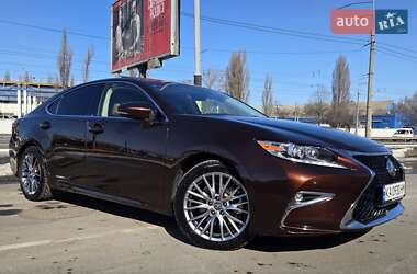 Седан Lexus ES 2016 в Киеве