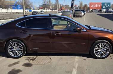 Седан Lexus ES 2016 в Киеве