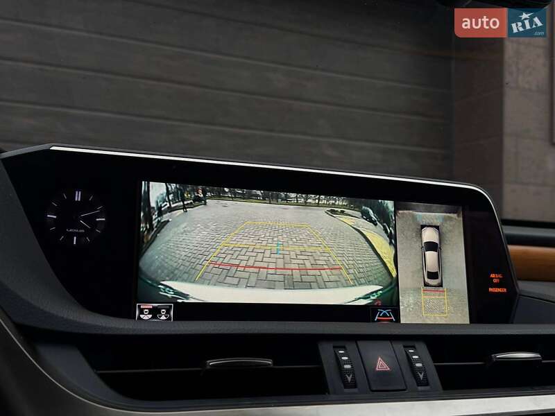 Седан Lexus ES 2019 в Николаеве