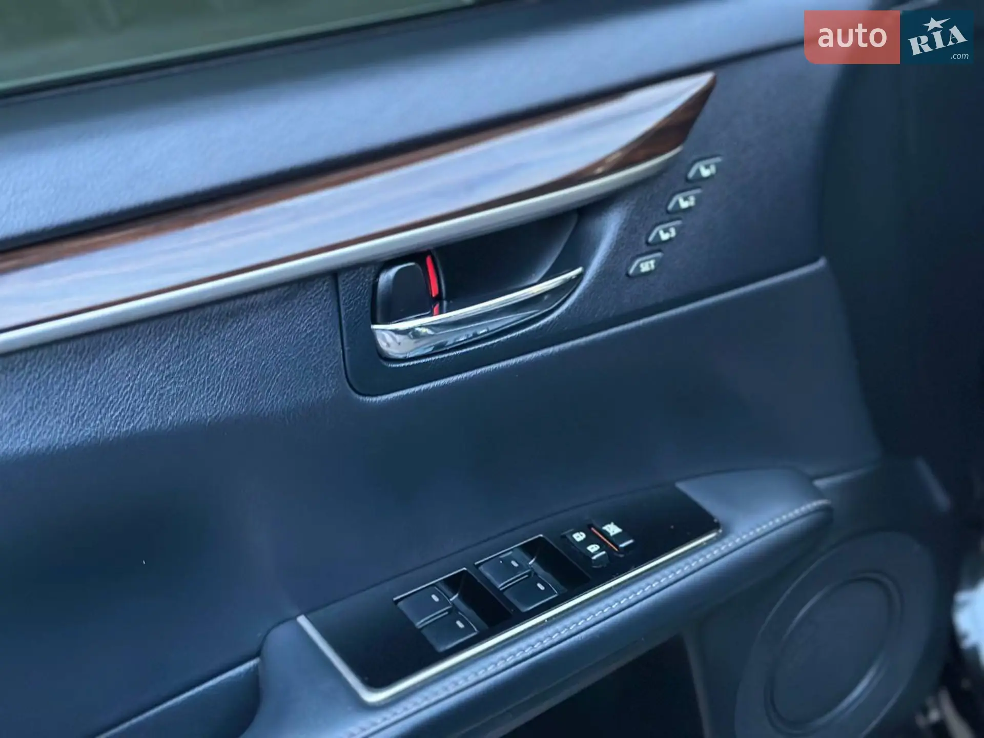 2016 Lexus ES - мініатюра 26