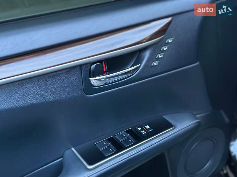 Седан Lexus ES 2016 в Одессе