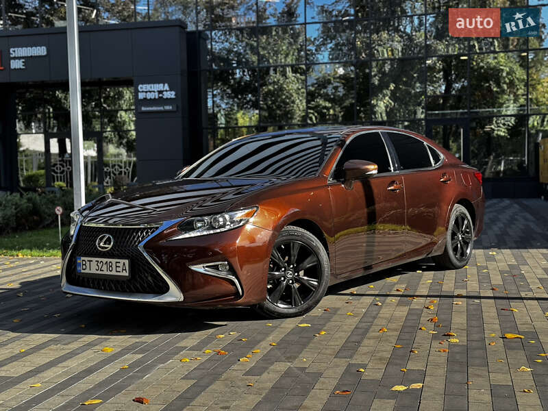 Седан Lexus ES 2016 в Киеве