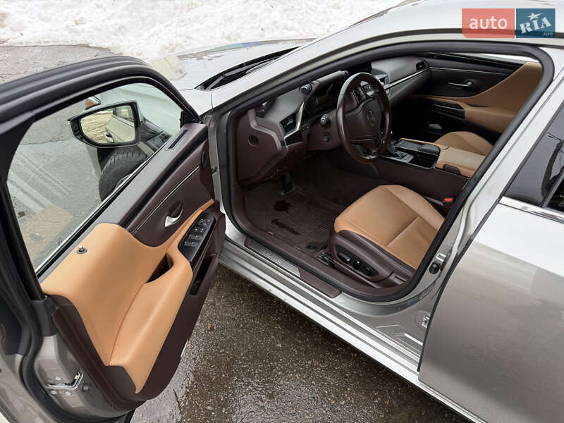 Седан Lexus ES 2020 в Кременчуге фото 7 Седан Lexus ES 2020 в Кременчуге